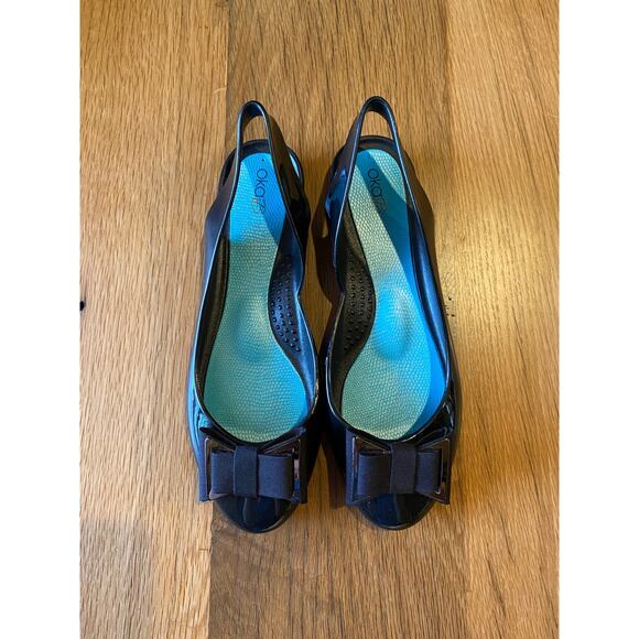 Oka B Carrie Sling Back Jelly Flat with Bow Accent, Black, Women’s US Size 9 - Picture 3 of 6